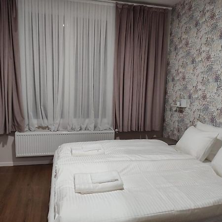 Leeuwerik Studio Apartment Антверпен Екстериор снимка